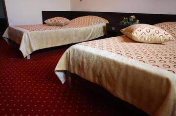 Фото номера Двухместный номер с 1 кроватью или 2 отдельными кроватями Отель Hotel Wasik г. Krogulcza 18